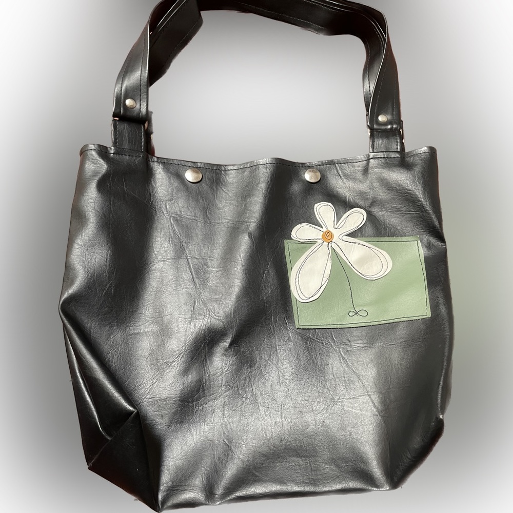 Very cute Shallon and Sara purse vegan leather with fun expression inside!